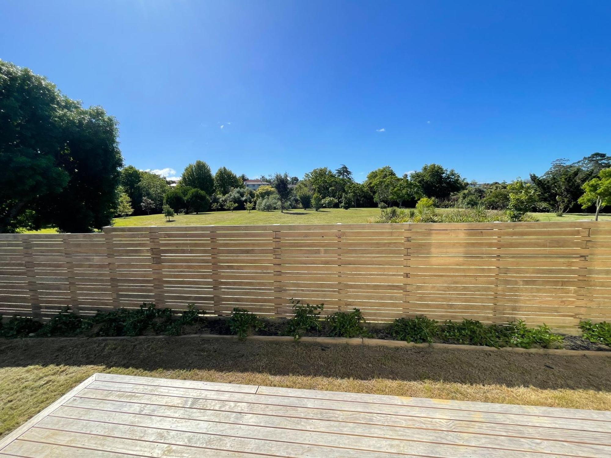 Modern By The Reserve Holiday home Auckland