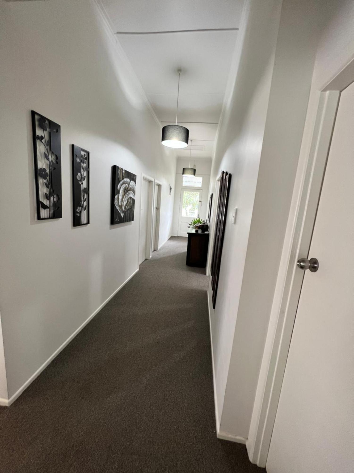 Homestay Eden Park House *
