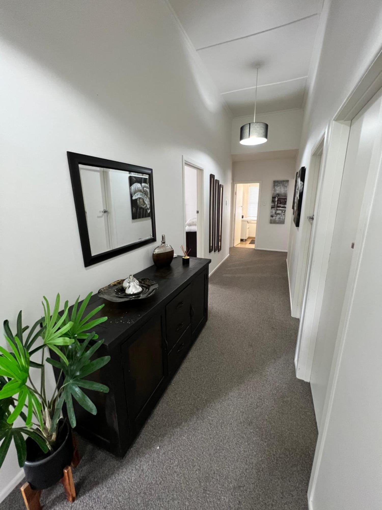 Homestay Eden Park House *