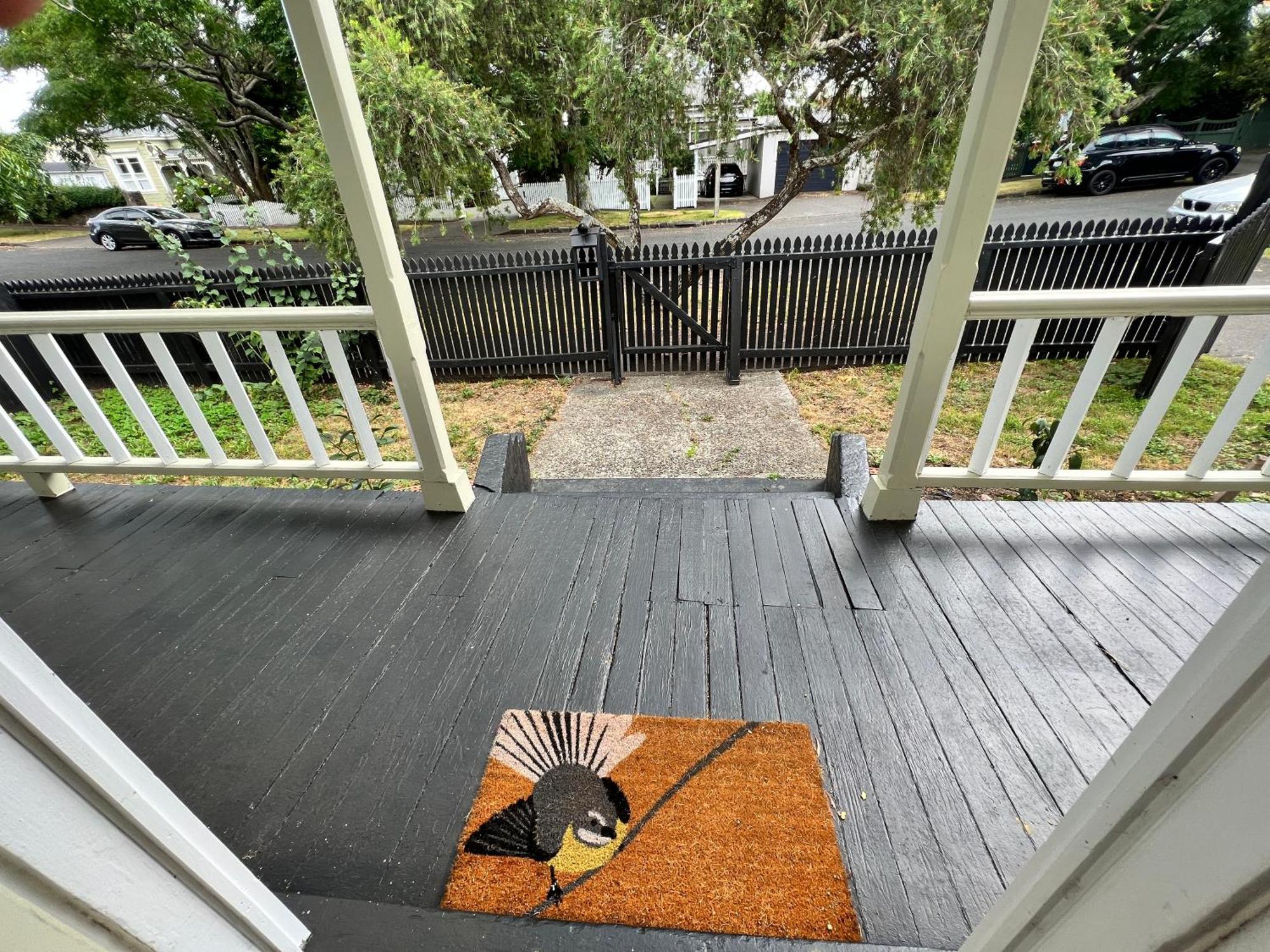 Homestay Eden Park House *