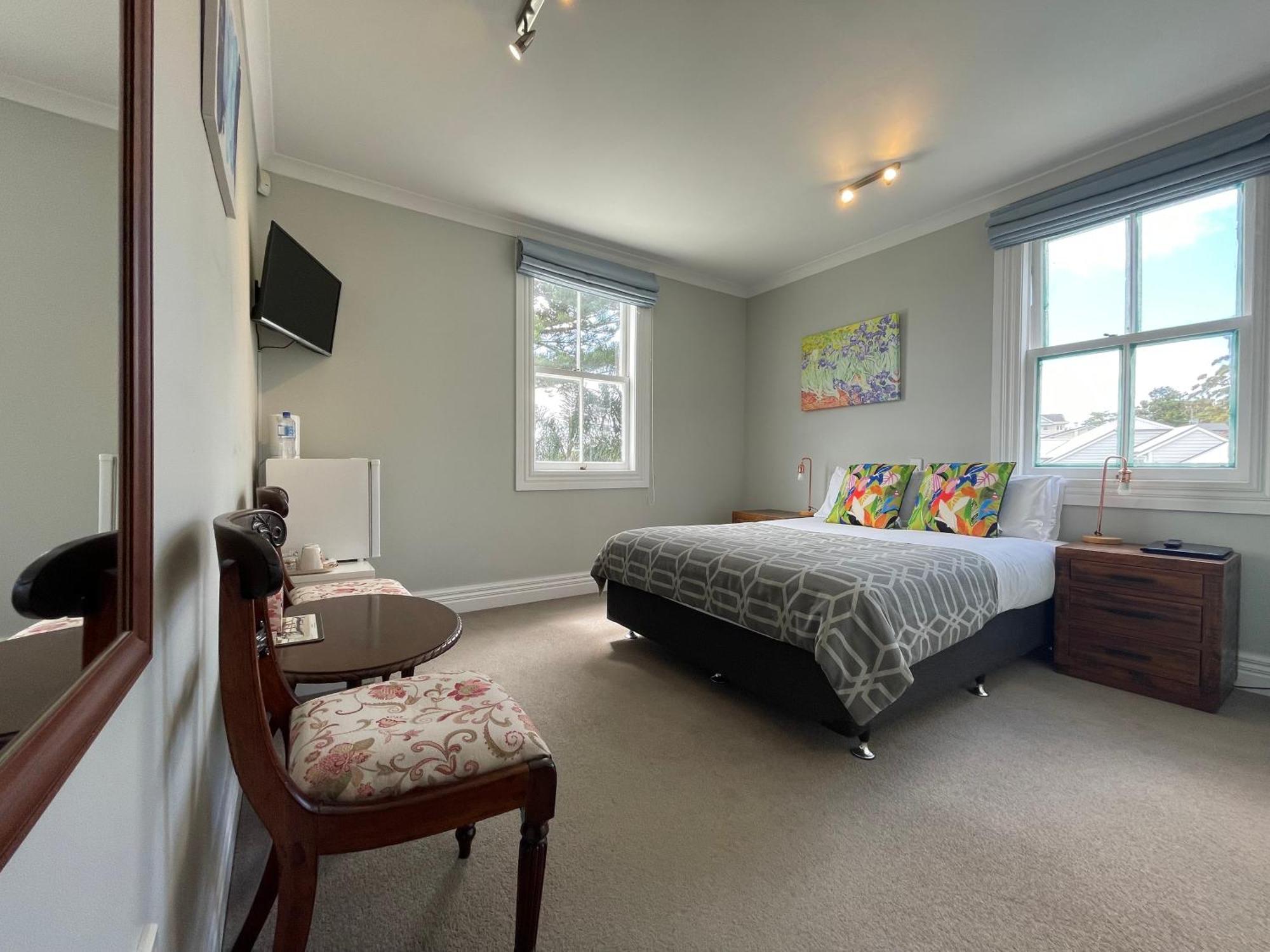 Western Springs To Central Heritage Guest house