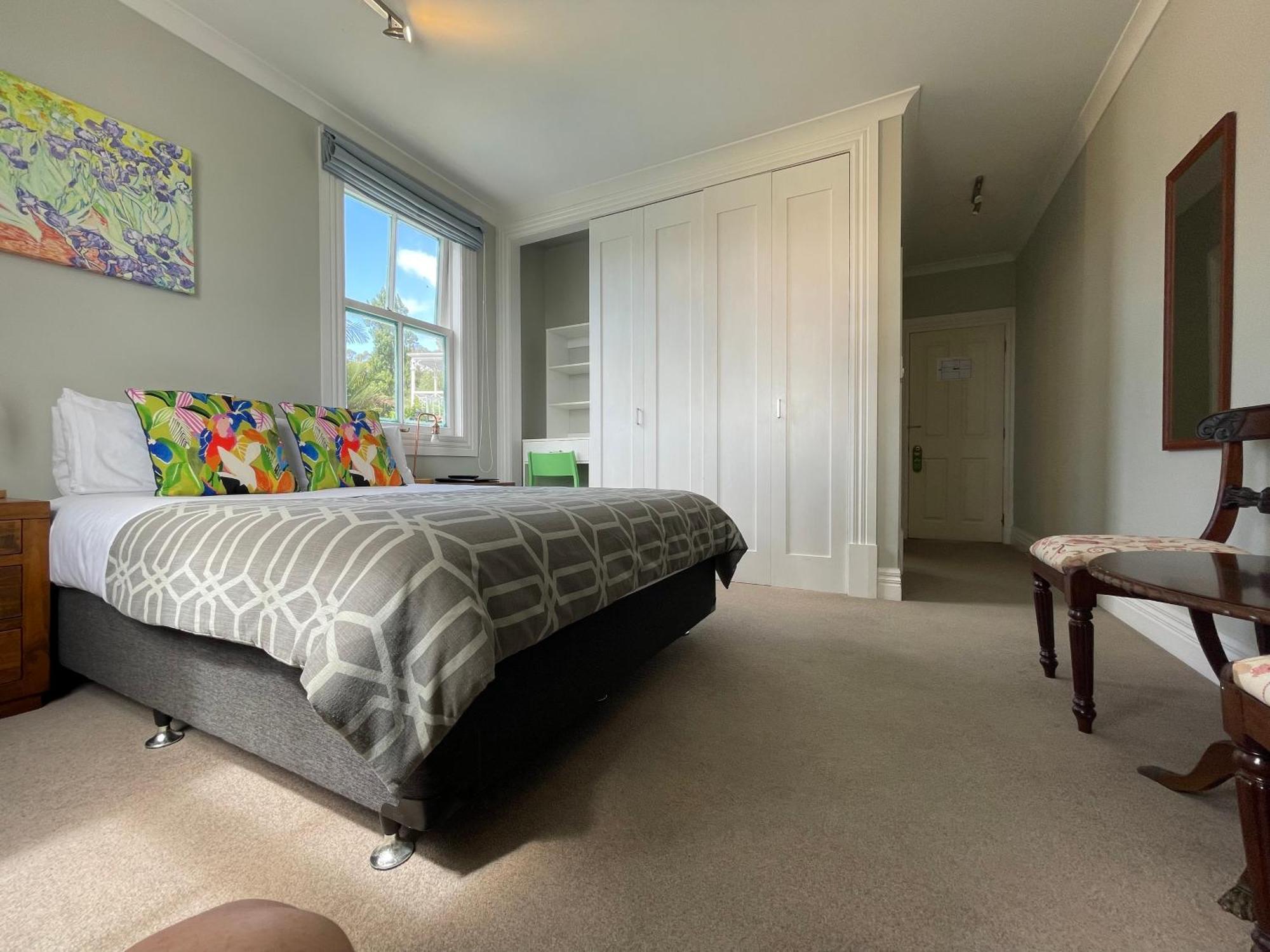 Western Springs To Central Heritage Guest house 4*