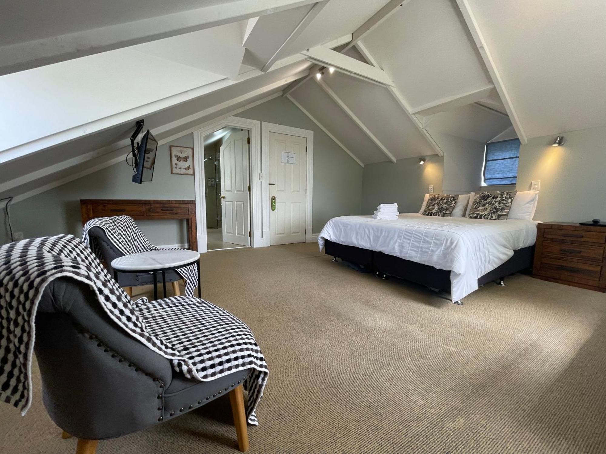 Western Springs To Central Heritage Guest house 4*