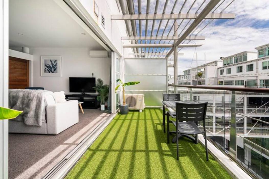 Luxury Hideaway On Princes Wharf Apartment *