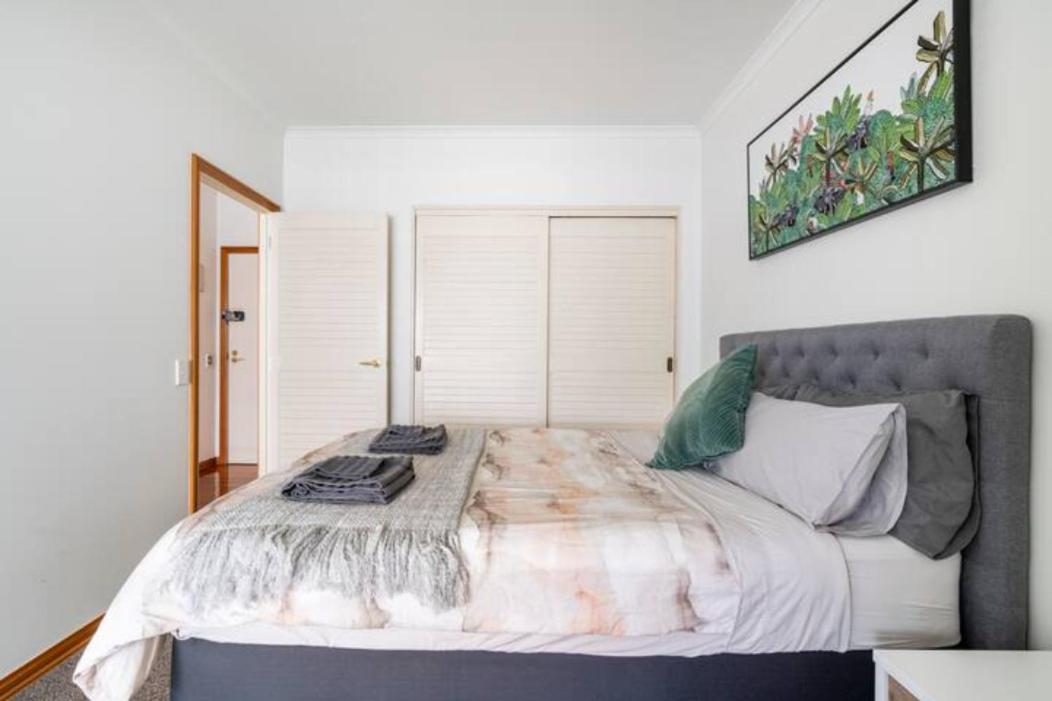 Luxury Hideaway On Princes Wharf Apartment *