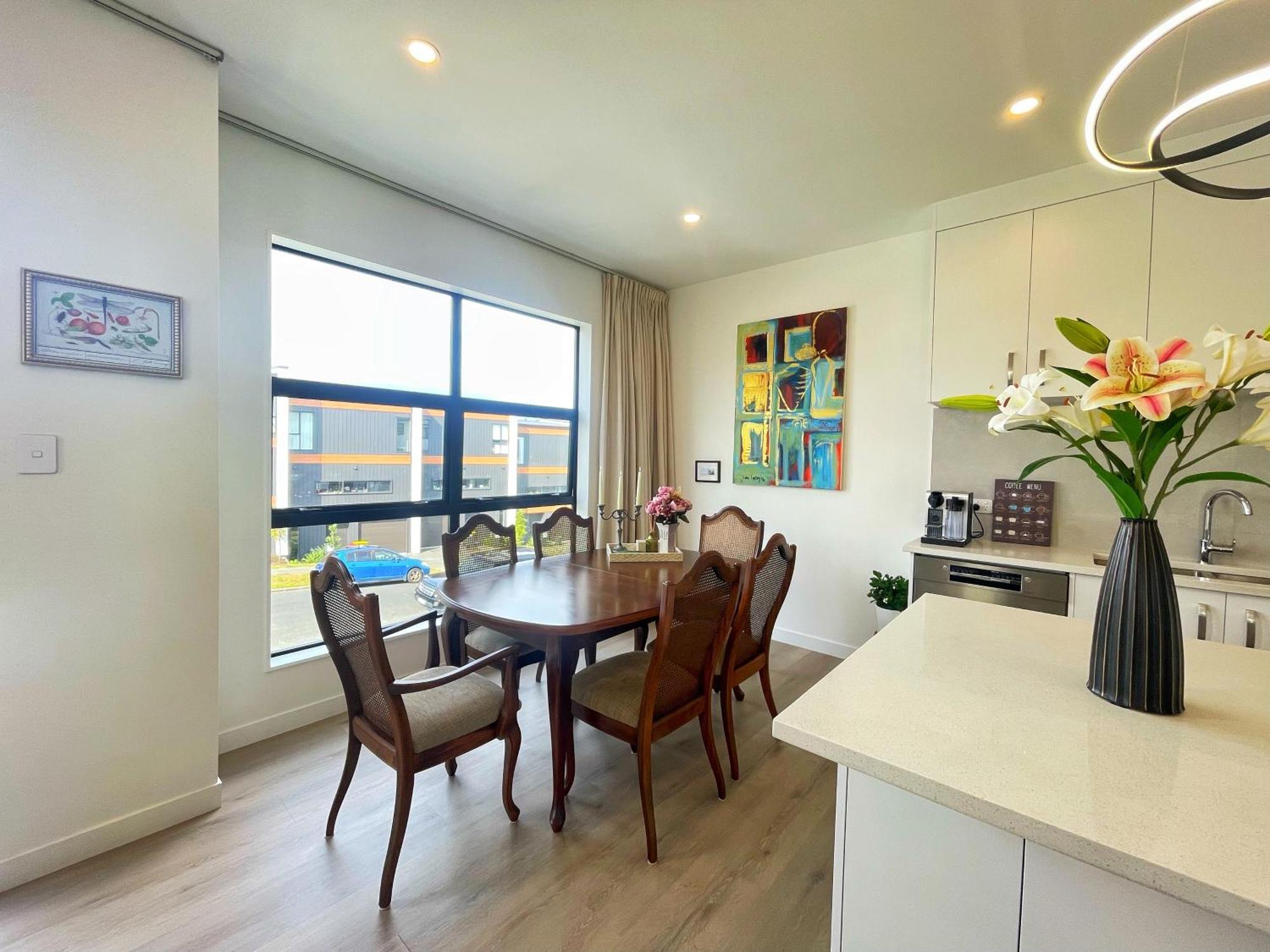 Your Modern In Sandringham, Close To City, Heat Pumps, Netflix, Parking *
