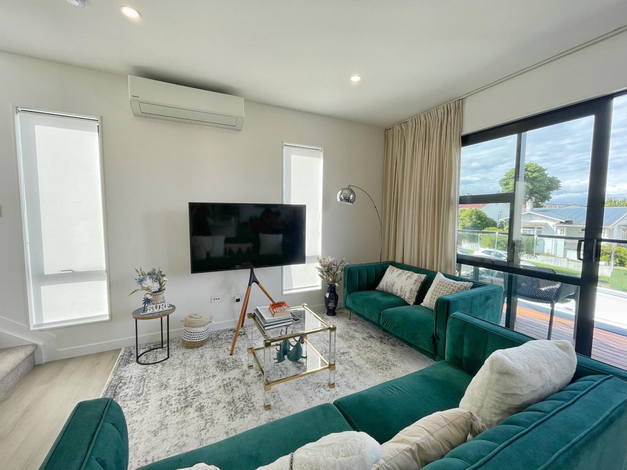 Your Modern In Sandringham, Close To City, Heat Pumps, Netflix, Parking *