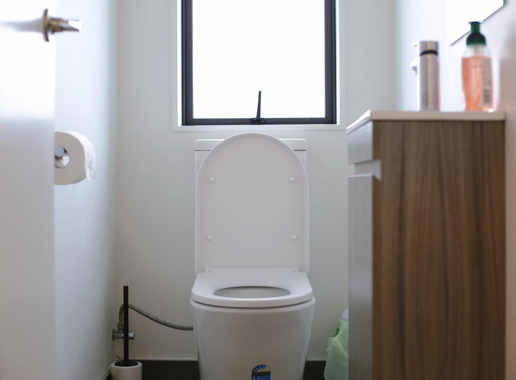 Apartment Cozy And Comfortable, Sunny Three-storey Building