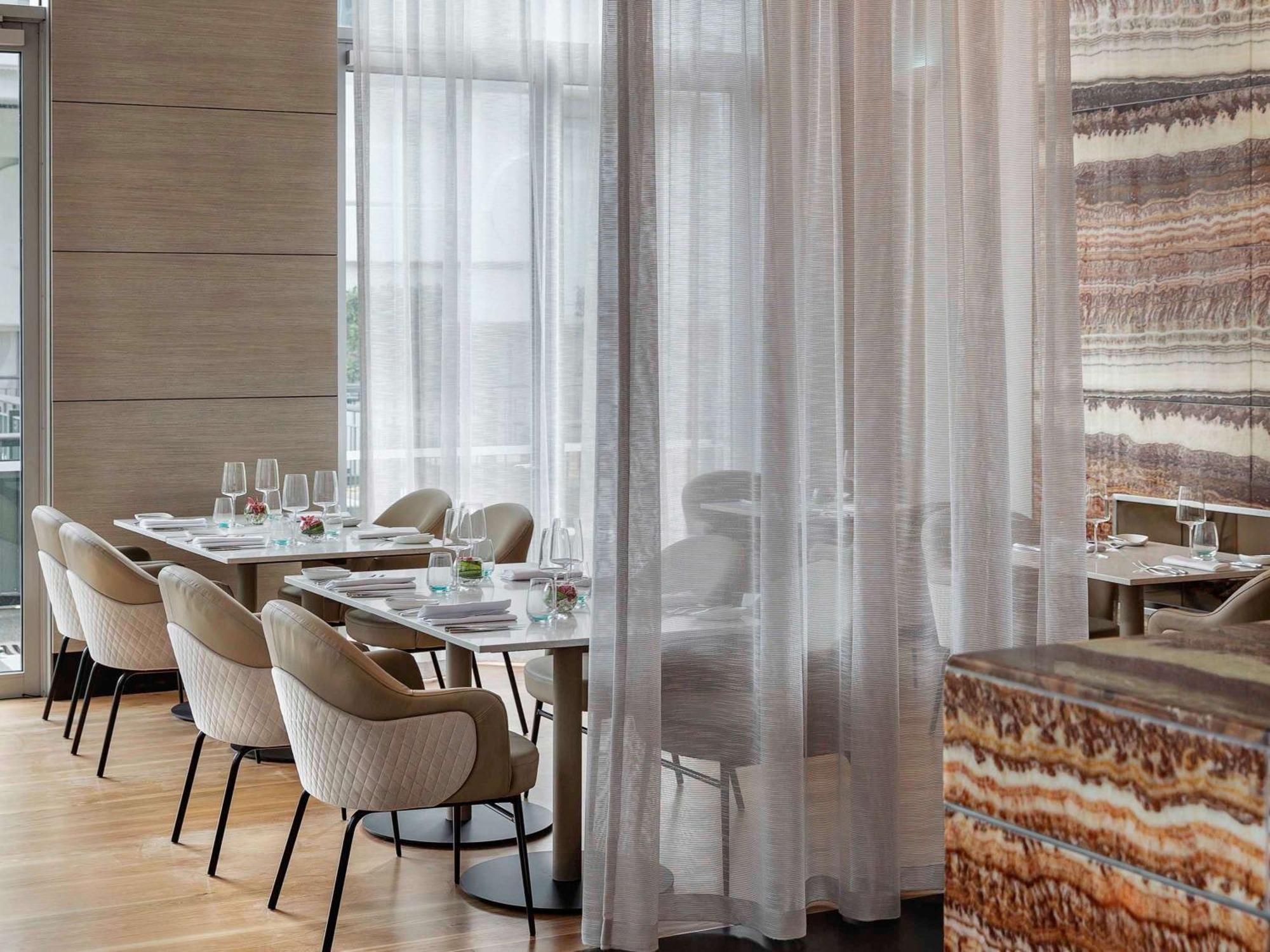 Sofitel Viaduct Harbour 5*