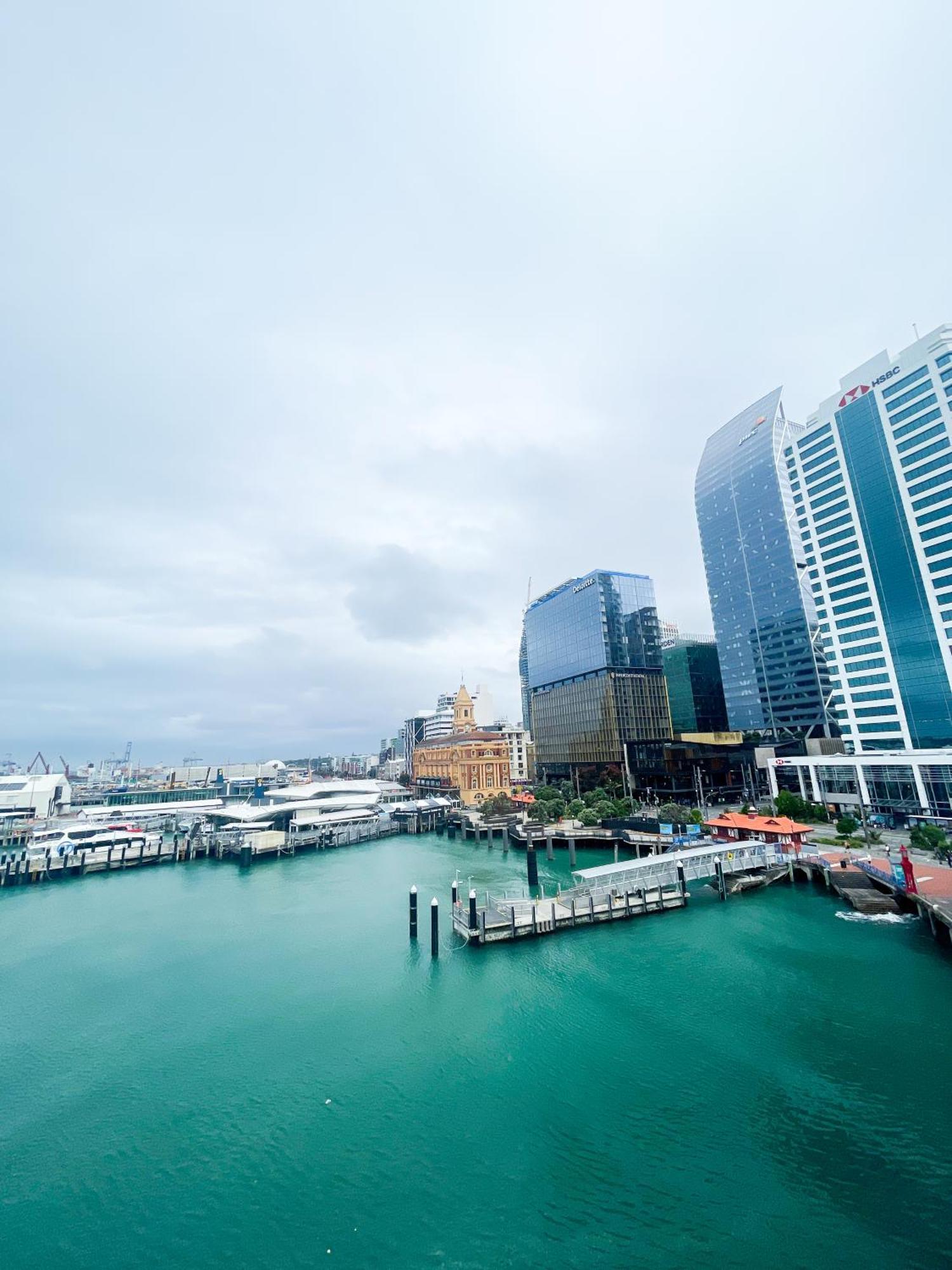 Luxury - Parking - Hot Tub - Stunning Views * Auckland
