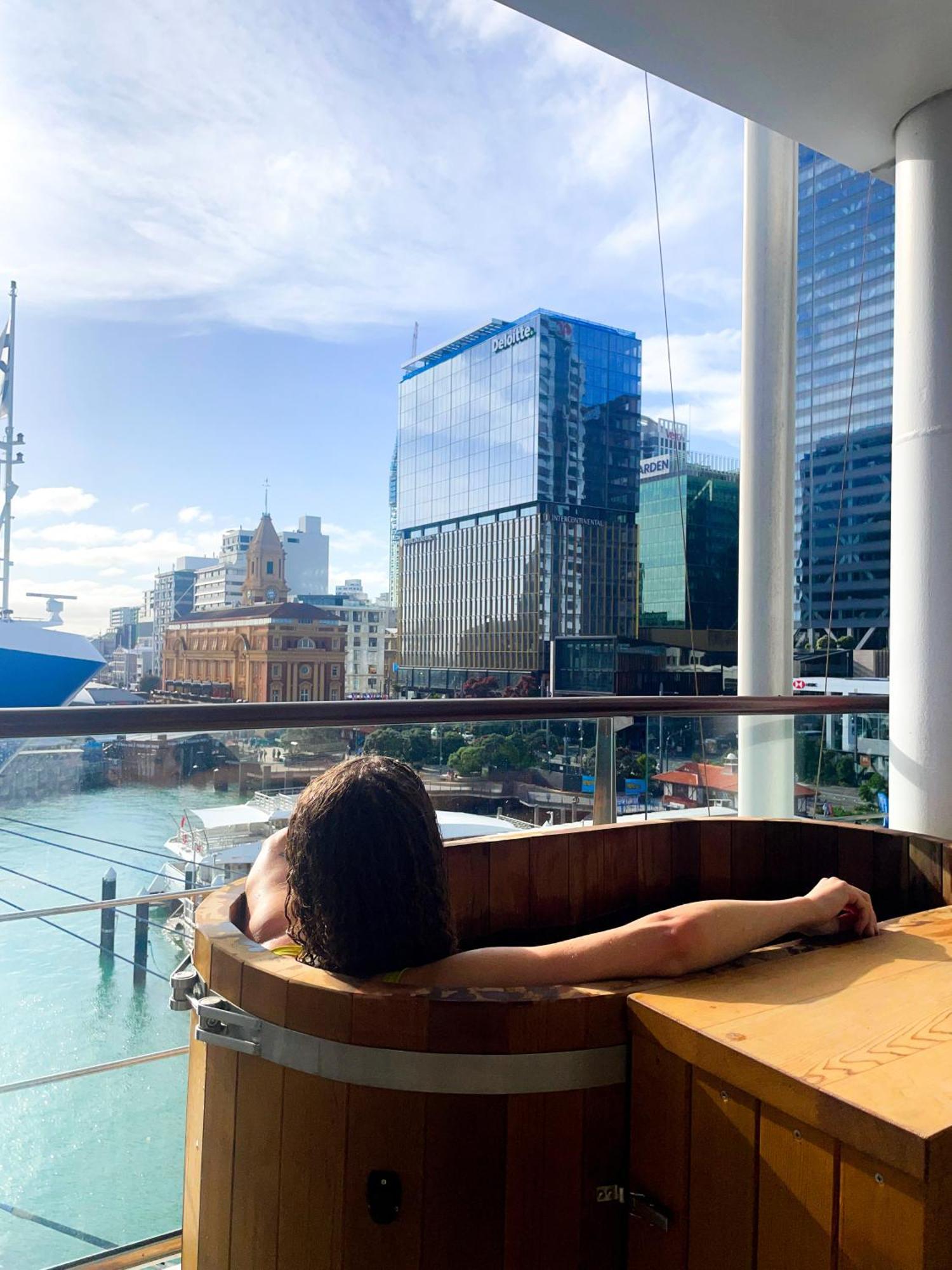 Luxury - Parking - Hot Tub - Stunning Views