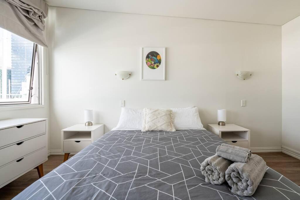 Spacious Penthouse With Spectacular Harbour Views! Apartment *