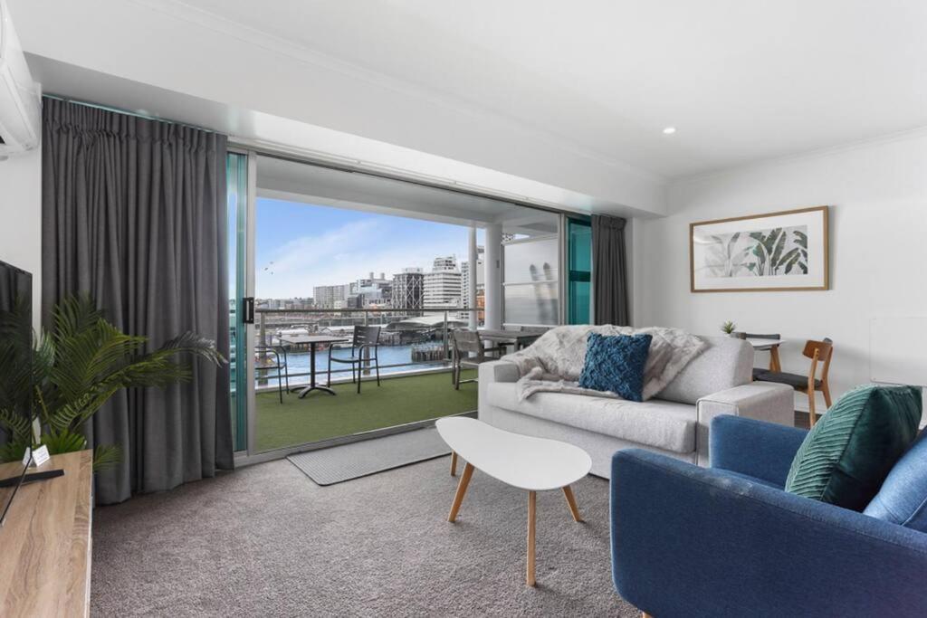 Luxury With Stunning Harbour & View Apartment *