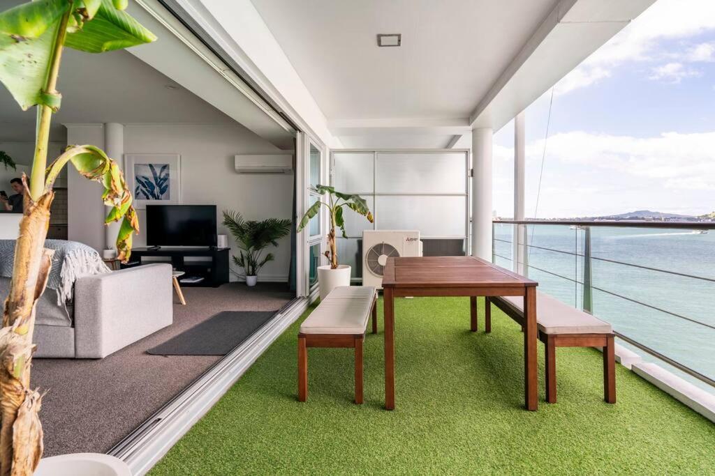 Luxury With Stunning Harbour & View