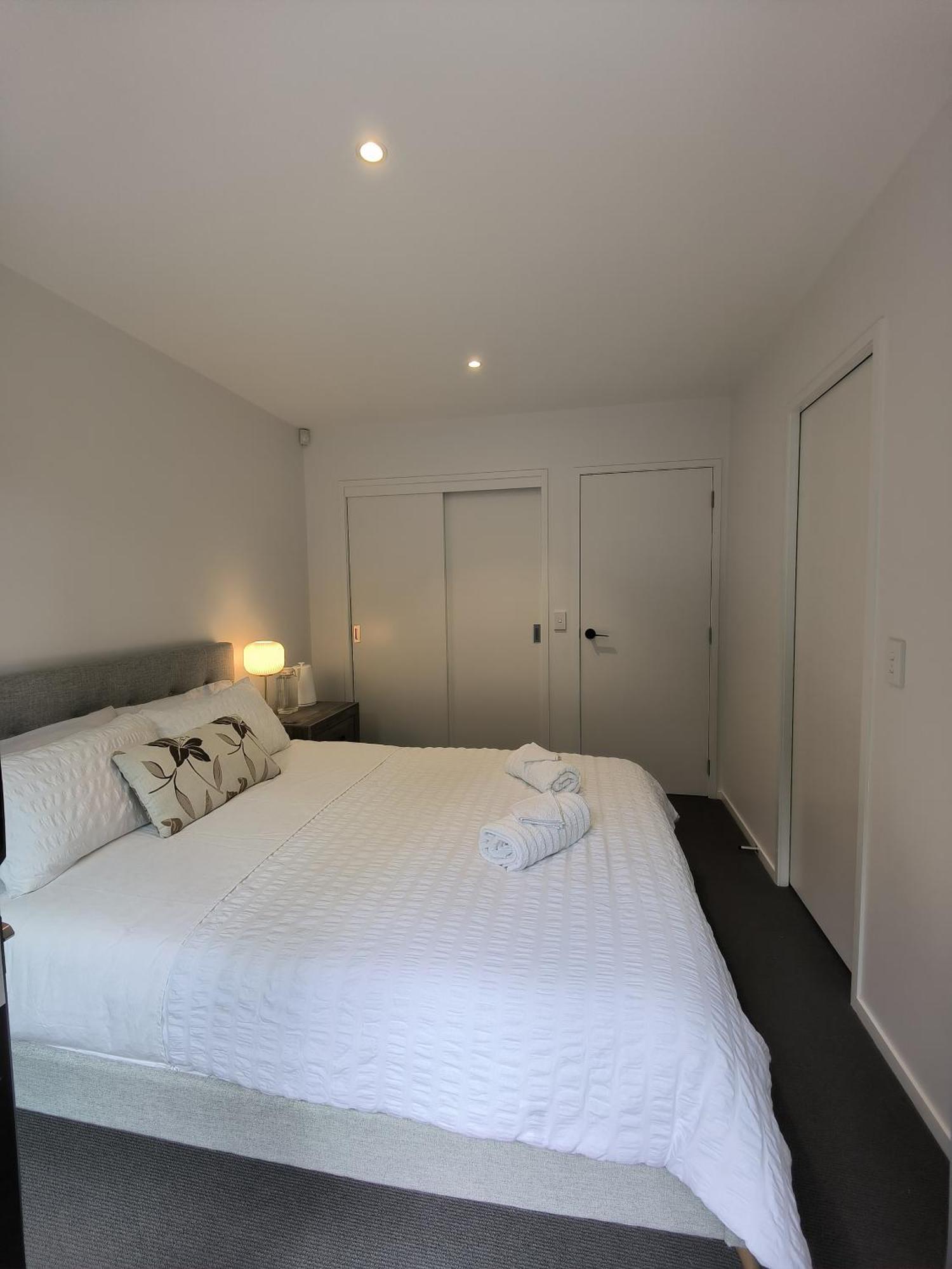 Guest house Private With Ensuite & Garden Epsom *