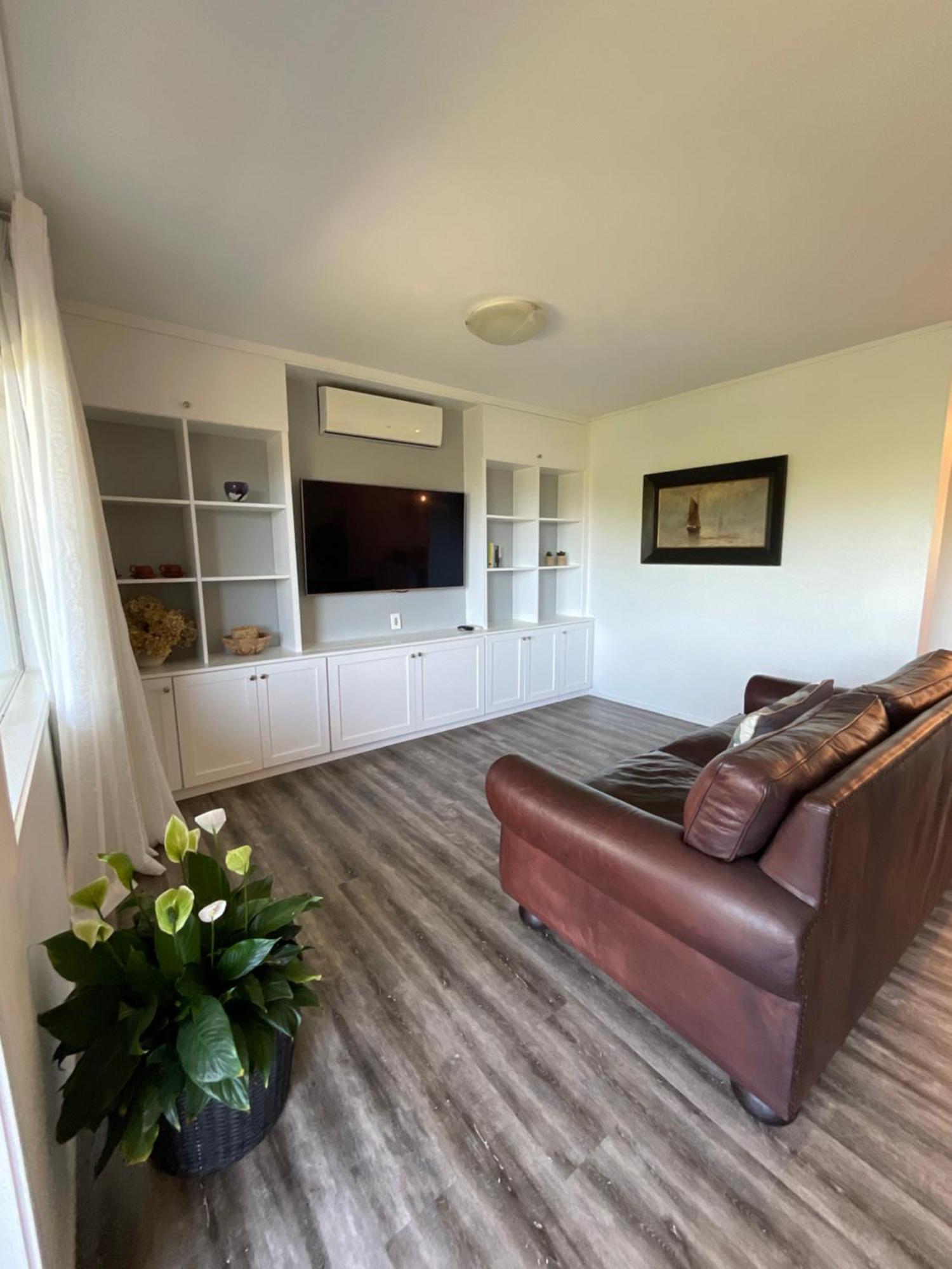 Howick Uxbridge Apartment