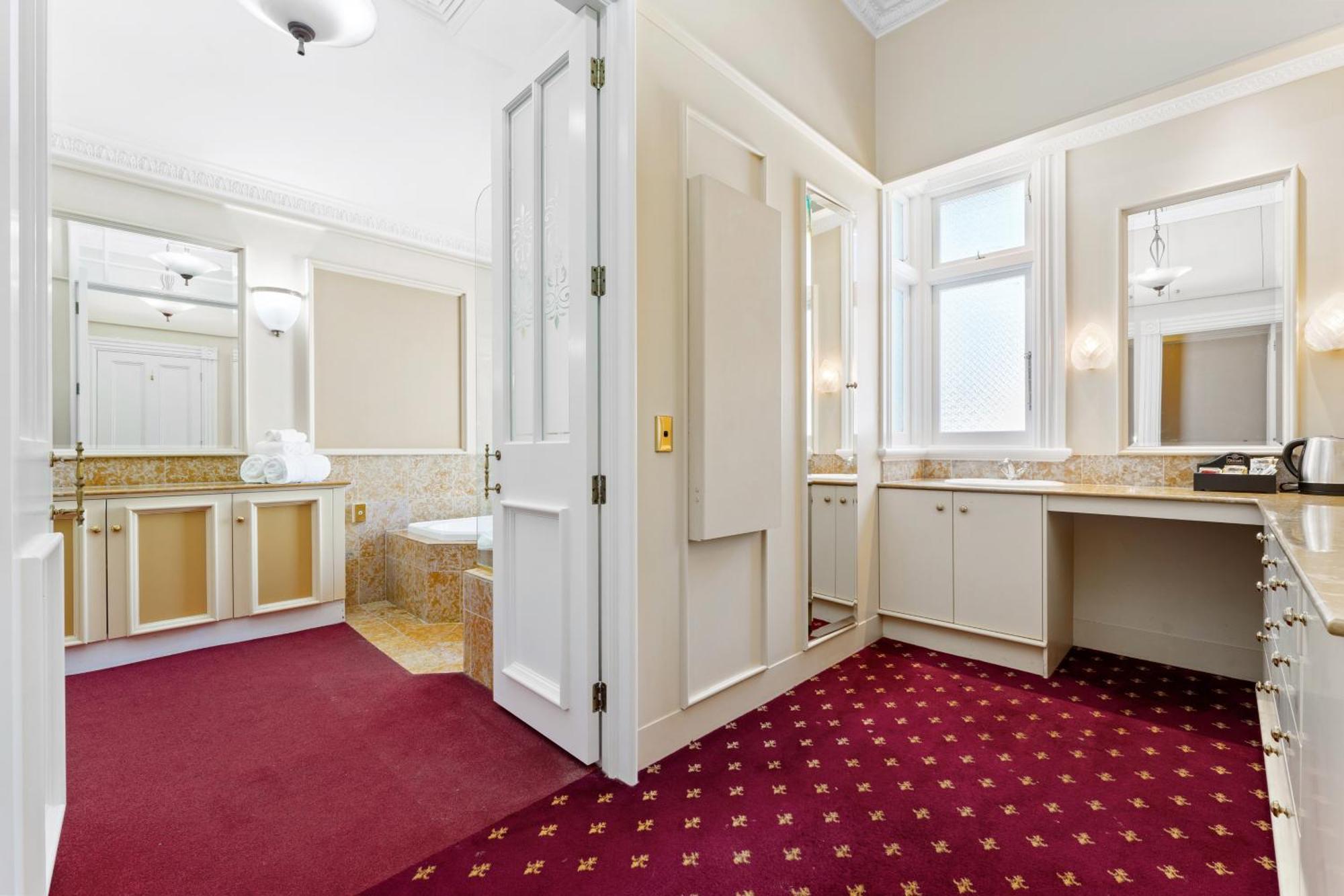 Aachen House Hotel 4*