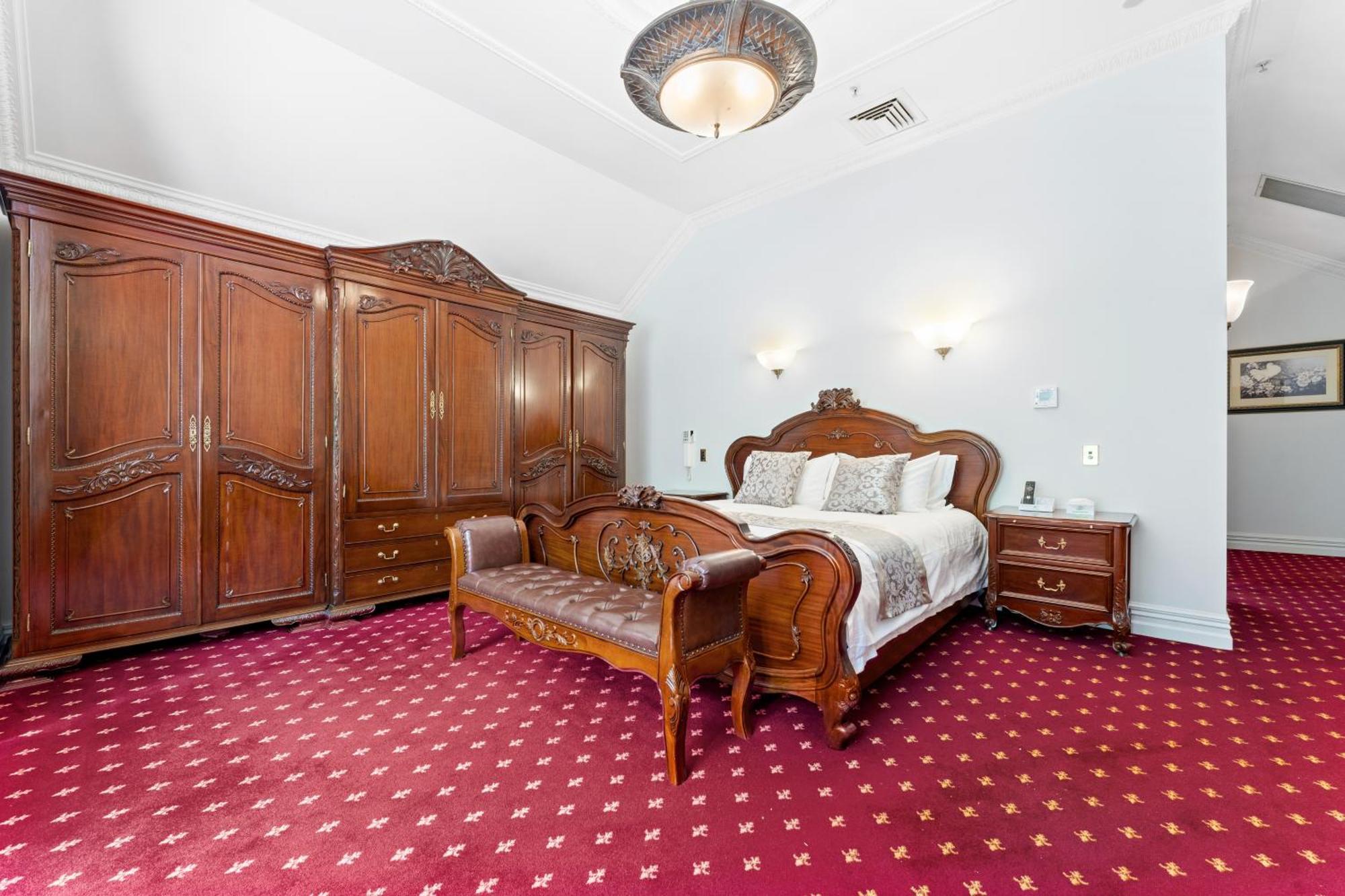 Hotel Aachen House 4*
