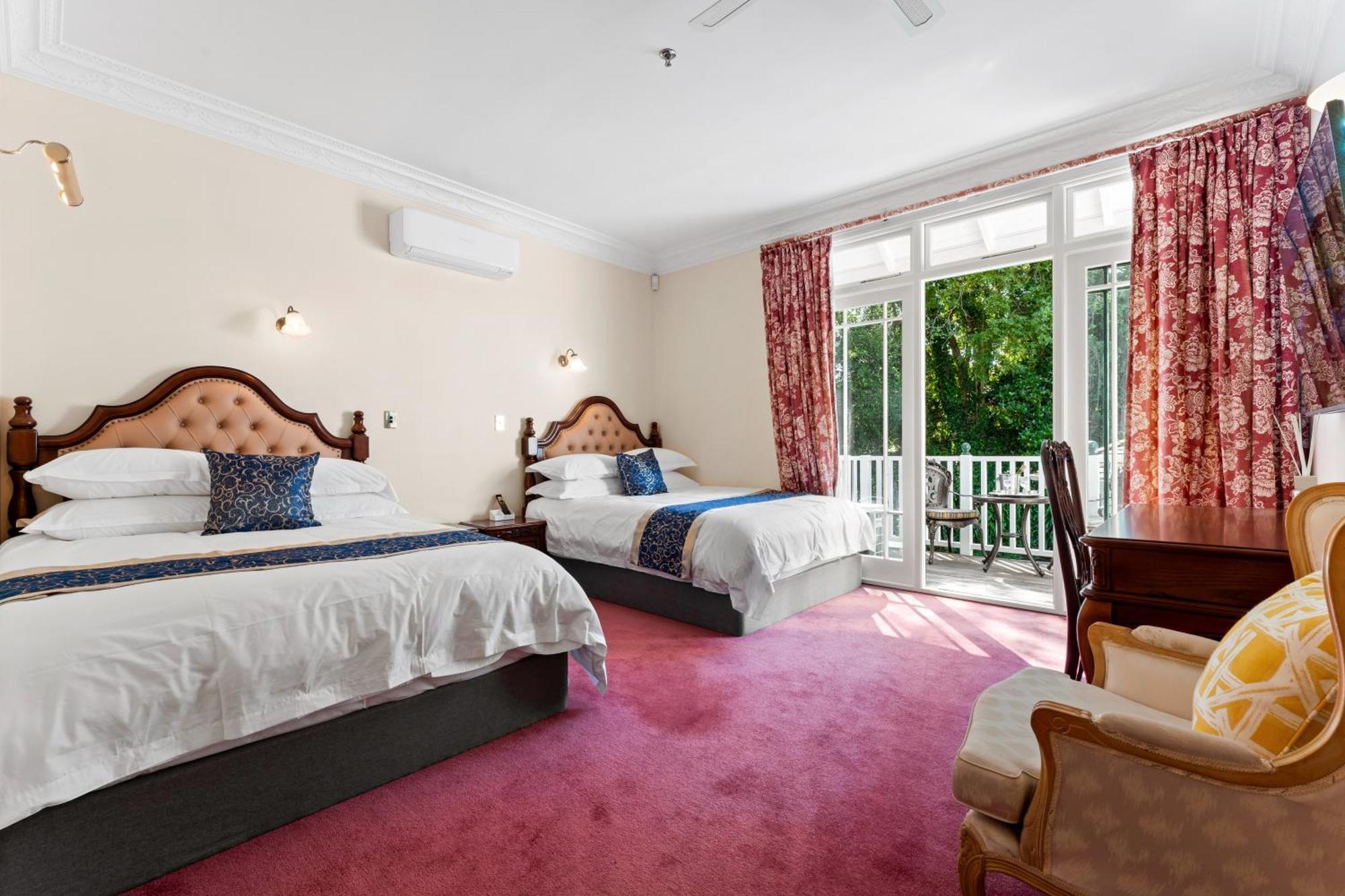 Aachen House Hotel 4*