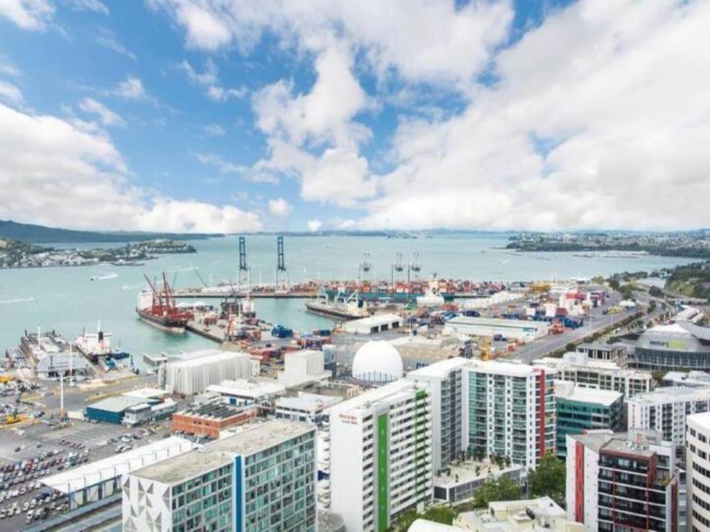 Luxury 2Br Apt In Cbd Pool, Gym, Prime Spot Apartment