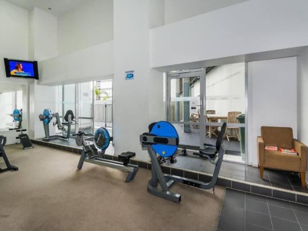 Luxury 2Br Apt In Cbd Pool, Gym, Prime Spot Apartment