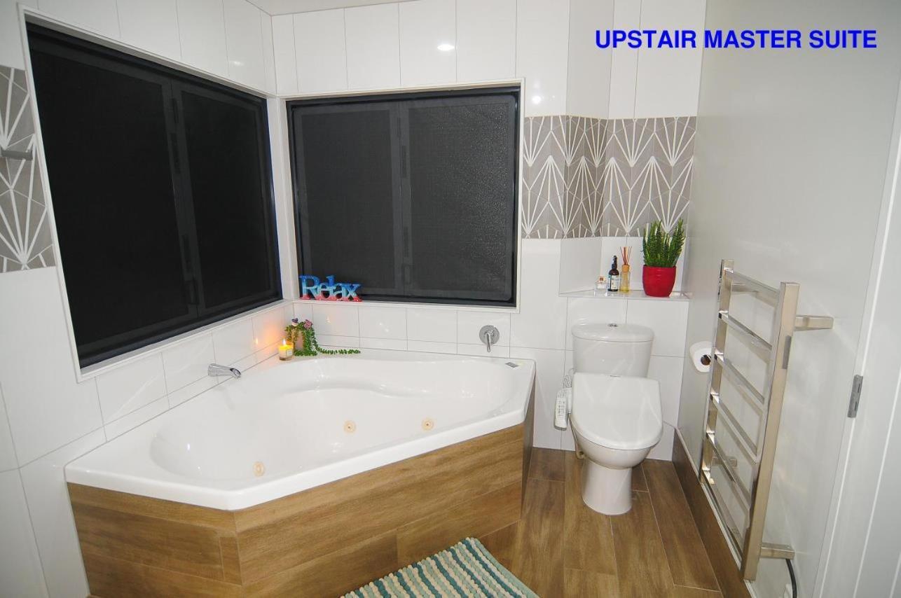 Guest house Private In A Lovely House Auckland
