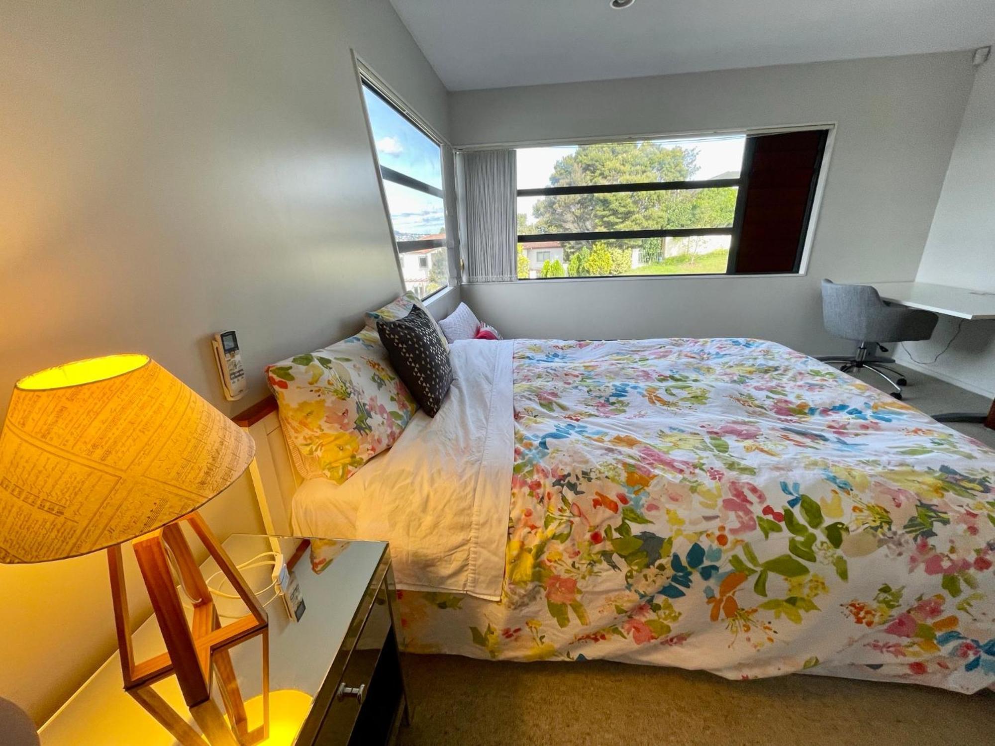 Guest house Private In A Lovely House Auckland
