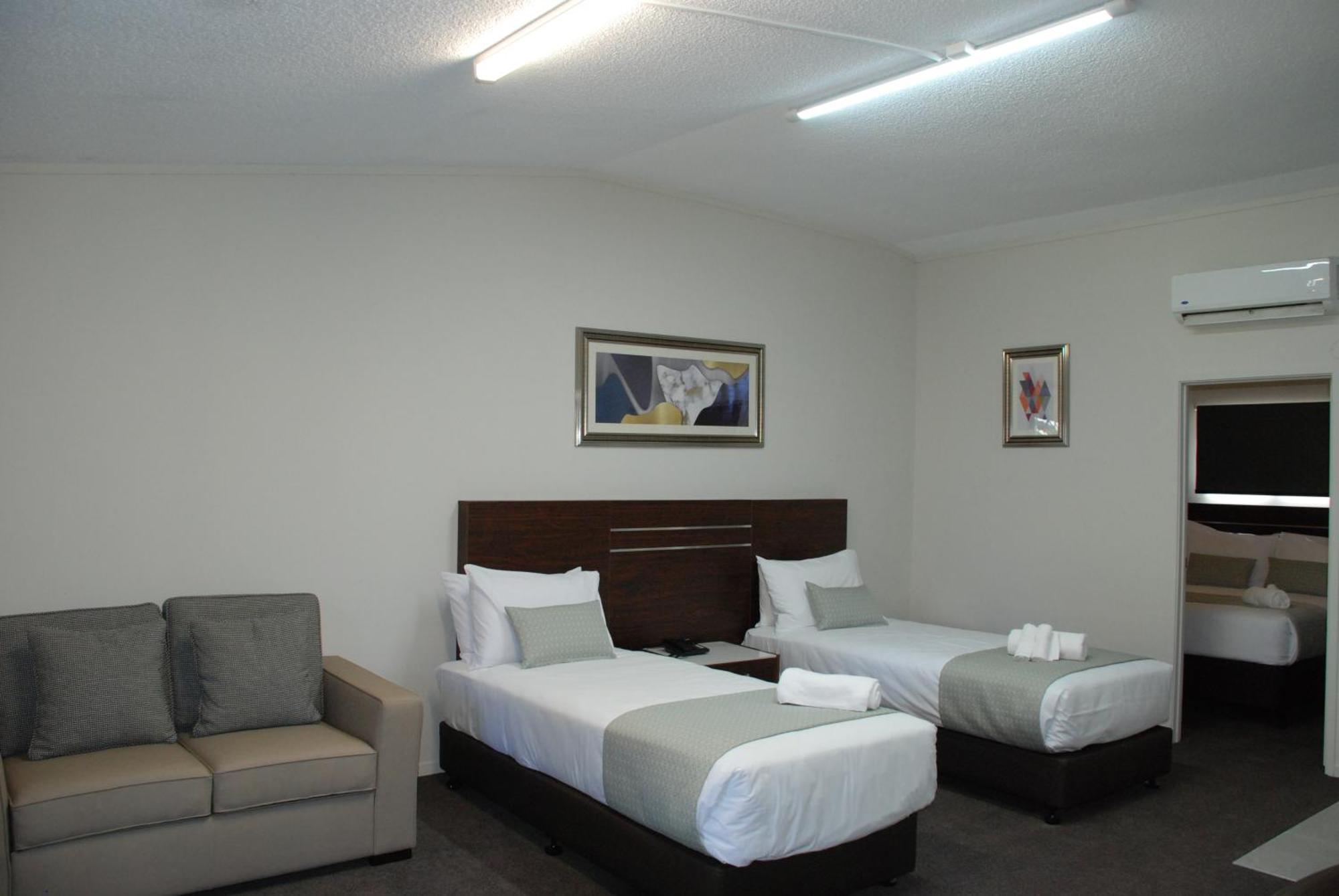 Airport Kiwi 3*