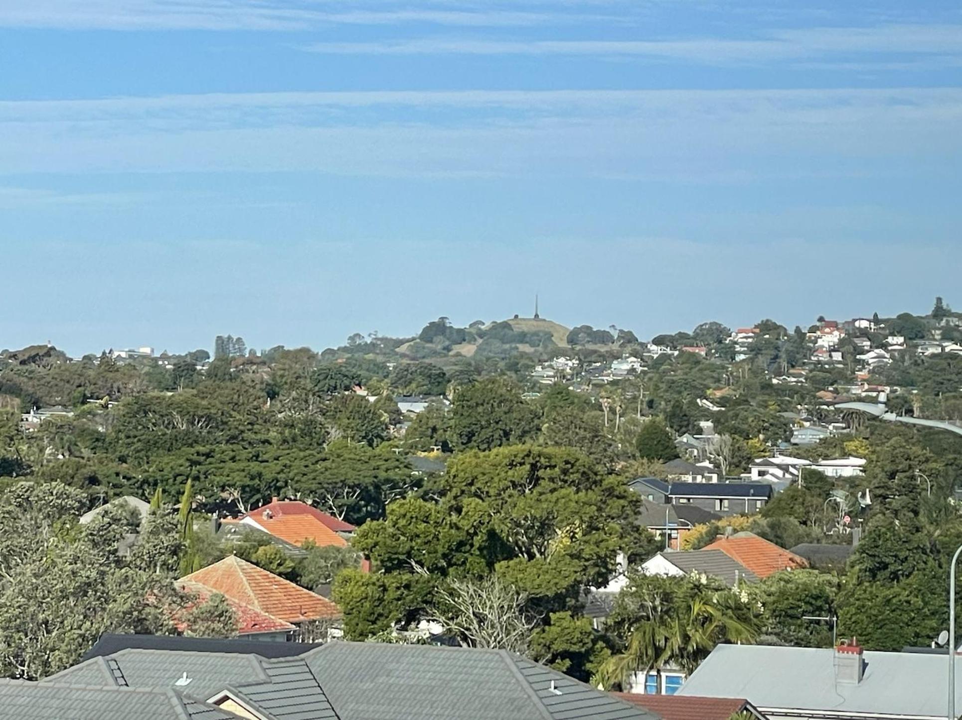 Your Modern In Sandringham, Close To City, Heat Pumps, Netflix, Parking Auckland