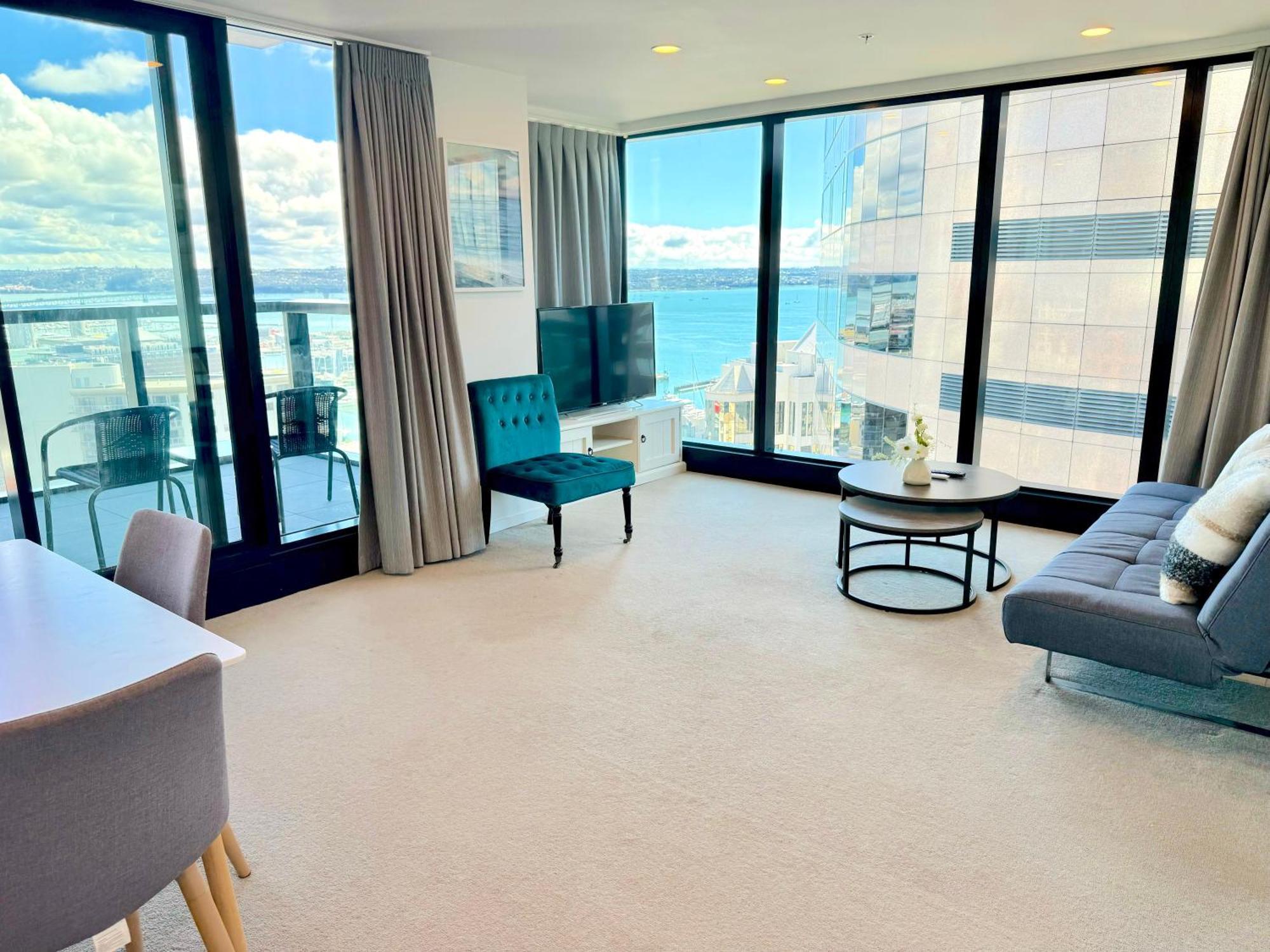 Magnificent Skytower, Sea, Habour View In Cbd Apartment Auckland