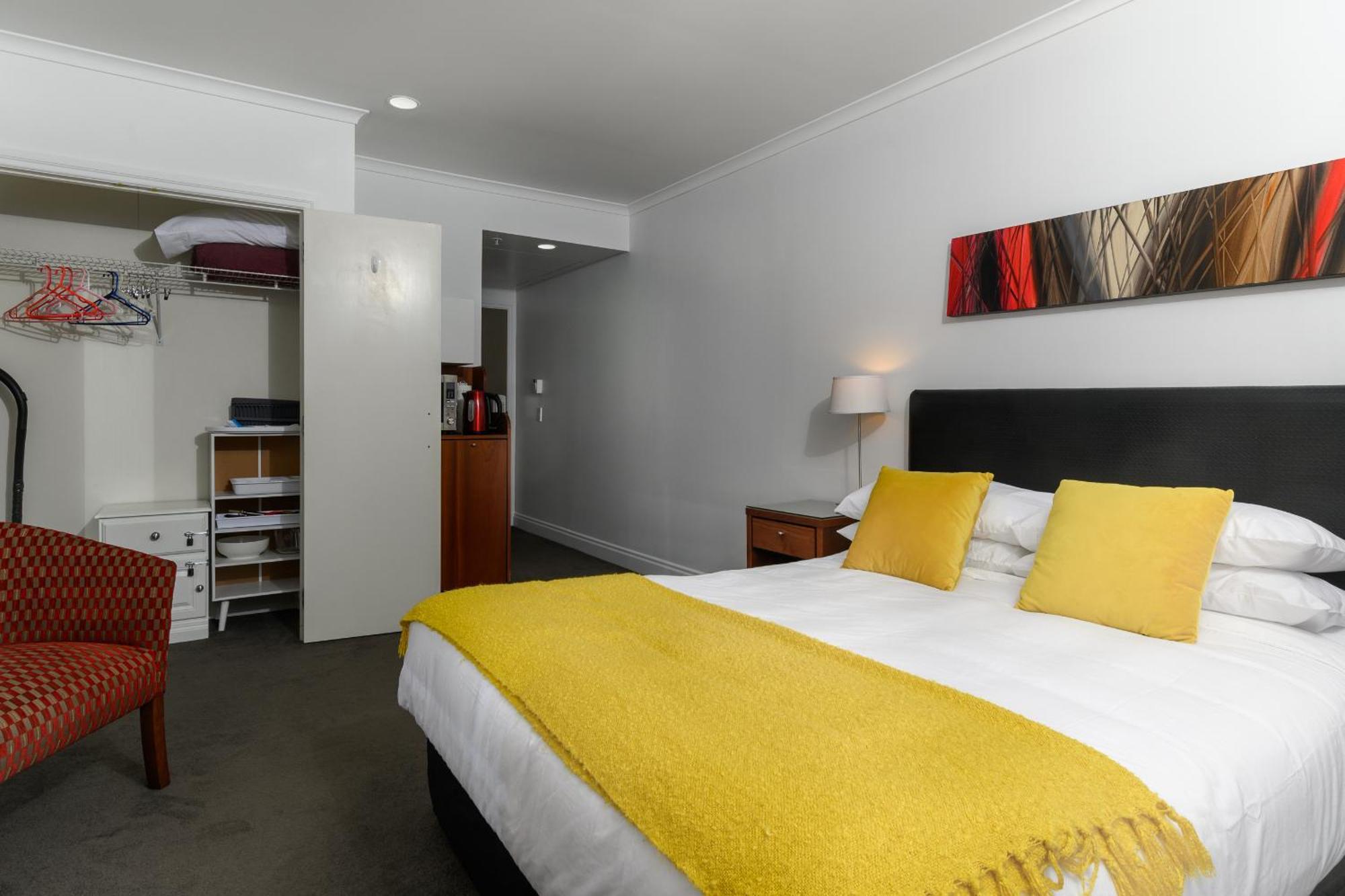 A On Queen Street Apartment