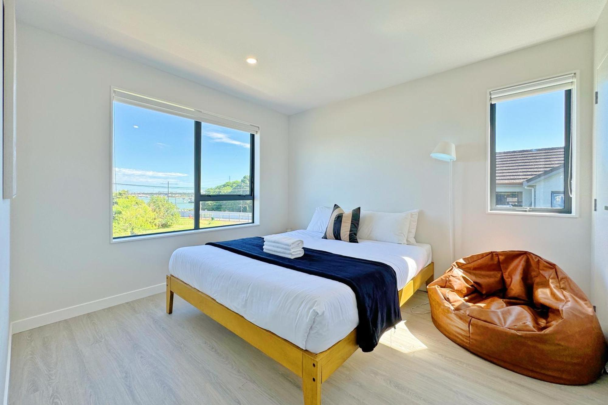 Brand New Retreat: Serene Living In East Auckland