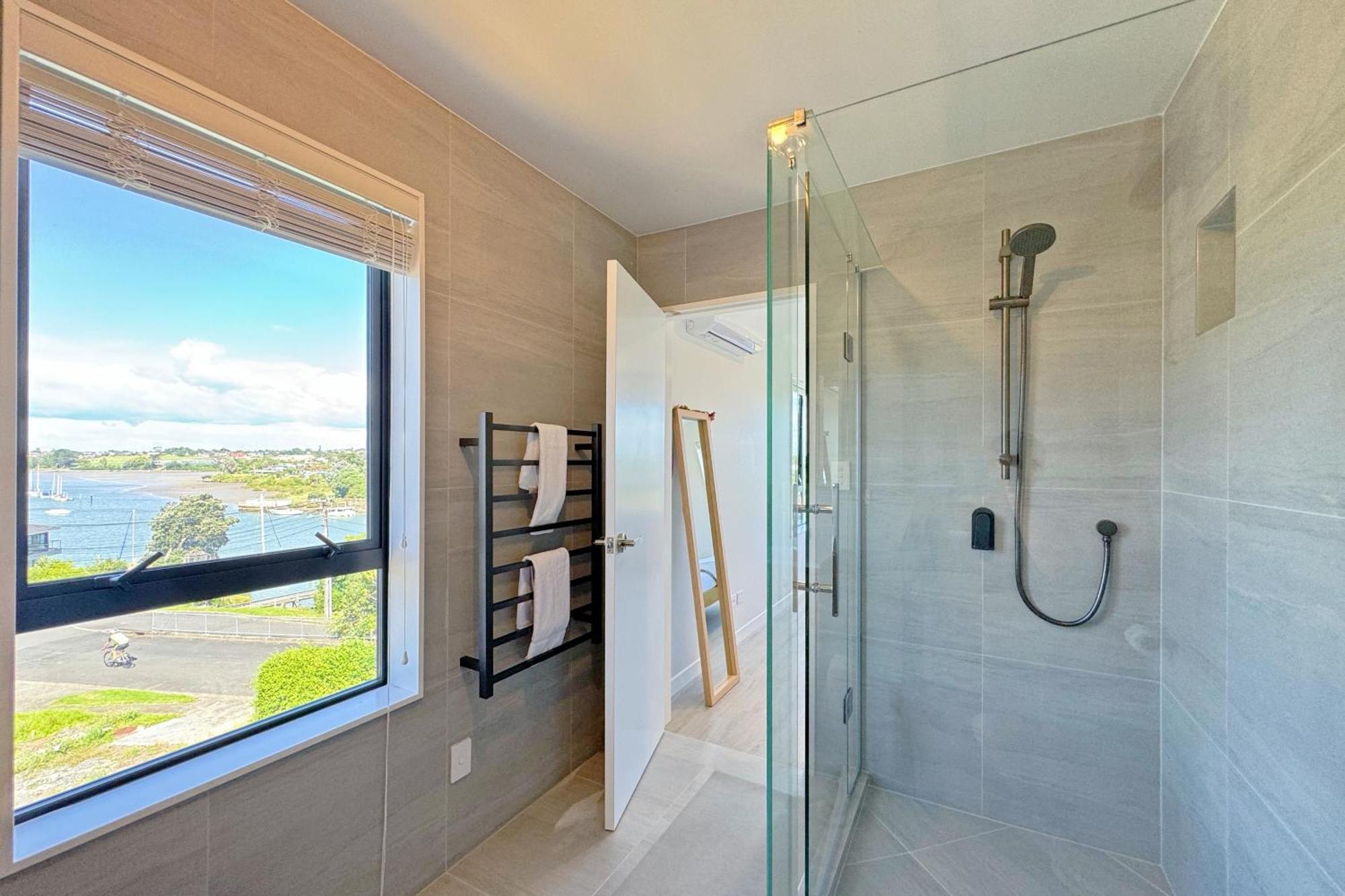 Brand New Retreat: Serene Living In East Villa Auckland