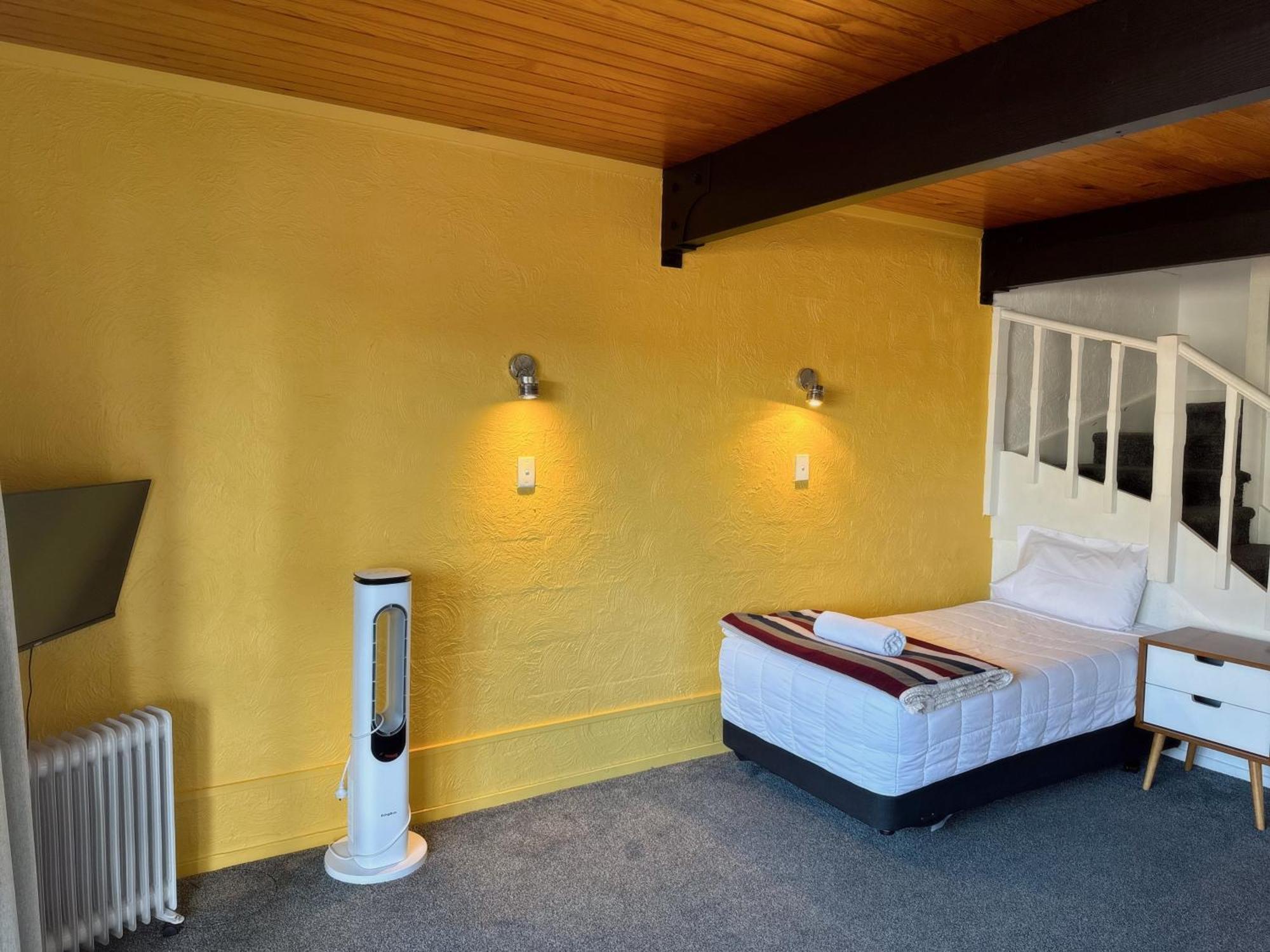 Oakwood Manor Motor 3*