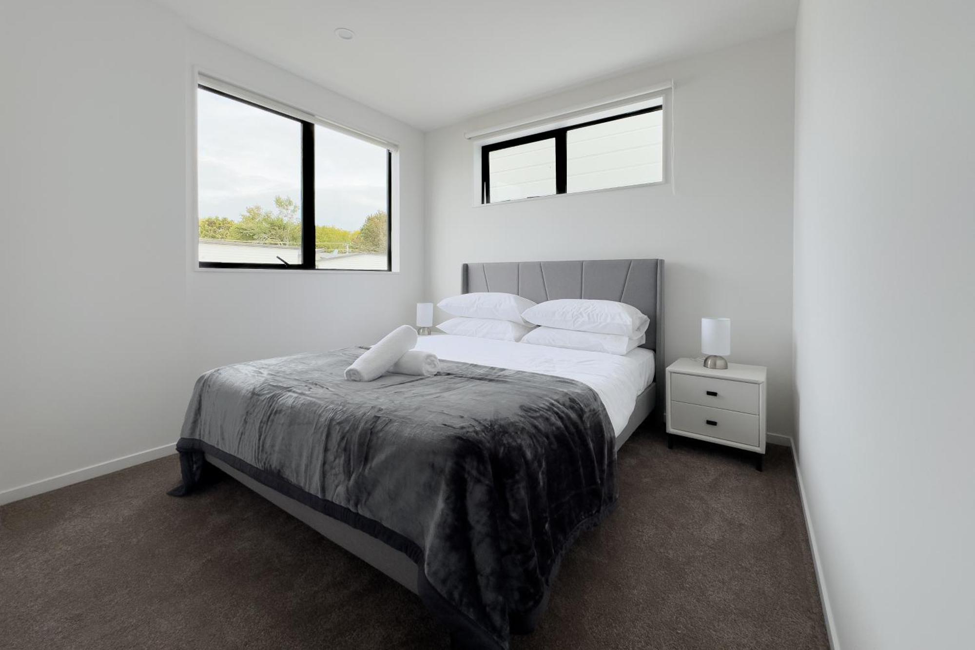 Modern 3-bds Townhouse In South *