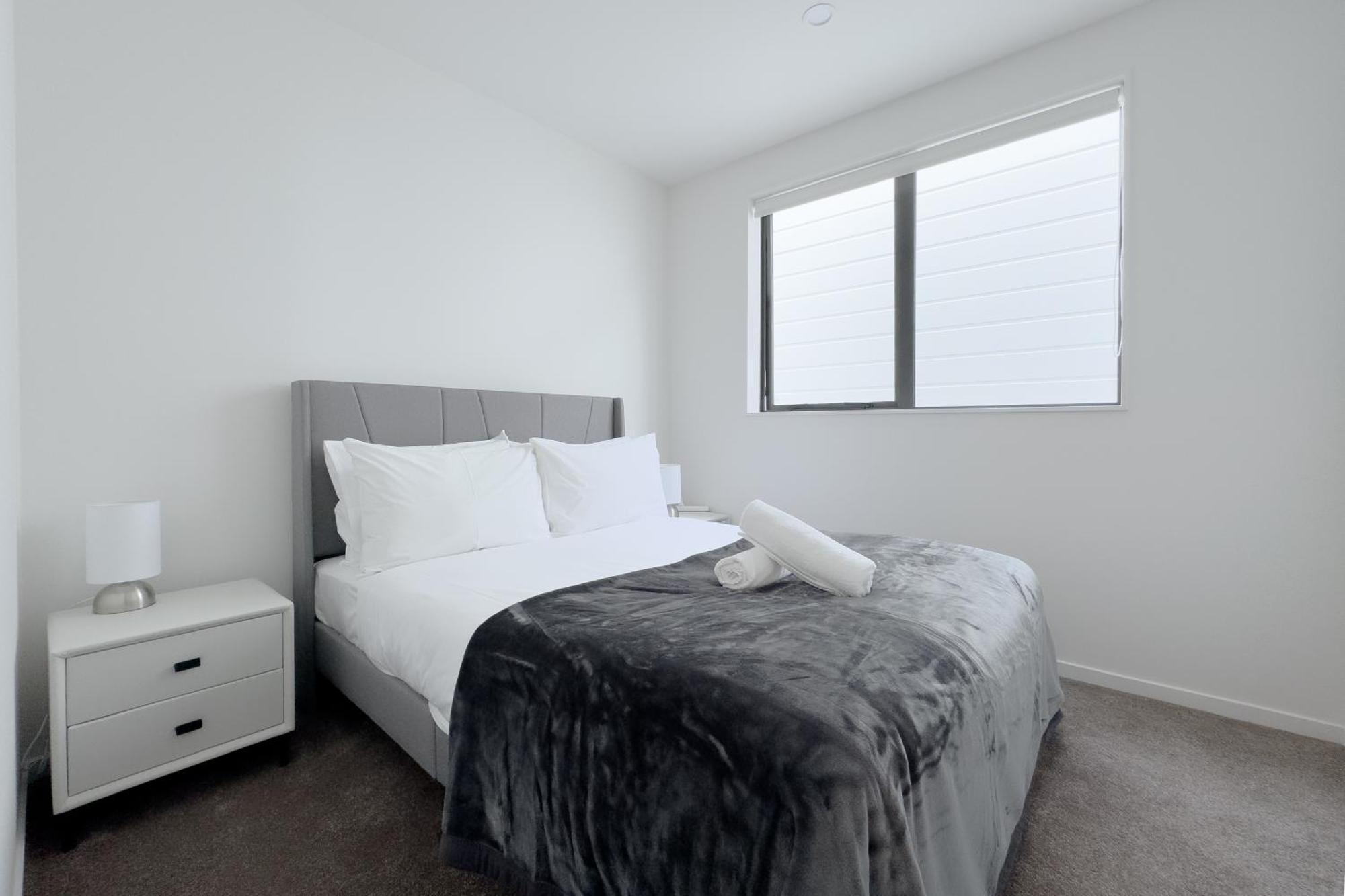 Modern 3-bds Townhouse In South Auckland