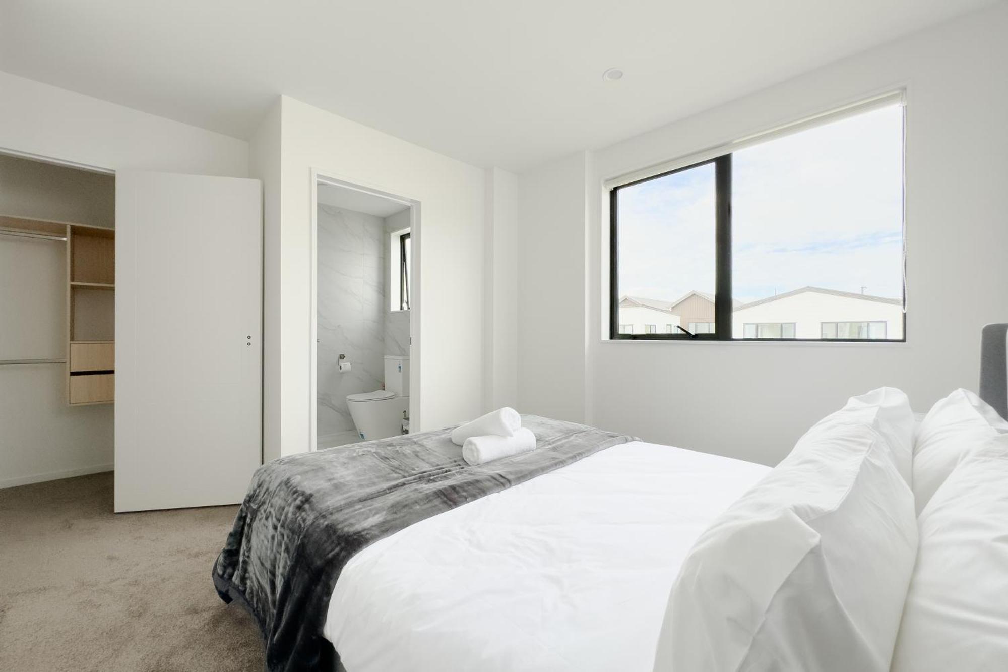 Modern 3-bds Townhouse In South Holiday home Auckland
