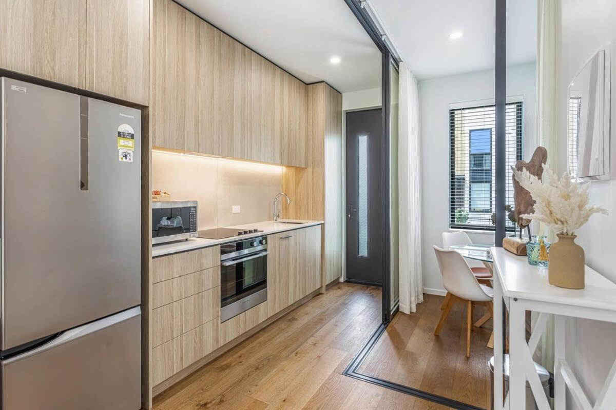 Fresh & Sleek Grey Lynn Unit With Private Patio Apartment Auckland