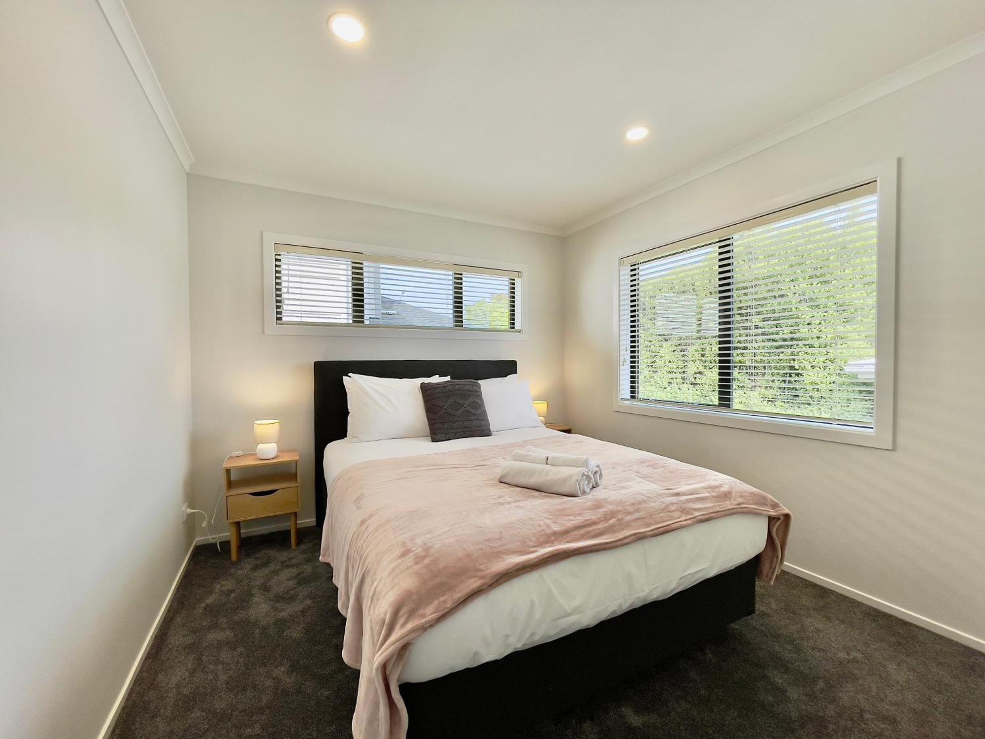 Sky Stars Brand-new Comfortable 3 & 4-bedroom Auckland