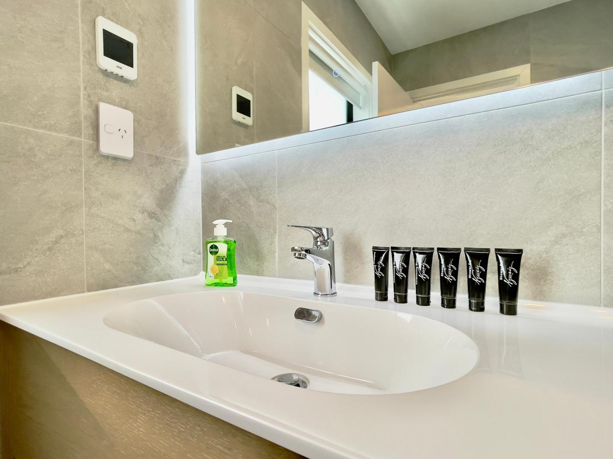 Sky Stars Brand-new Comfortable 3 & 4-bedroom * Auckland