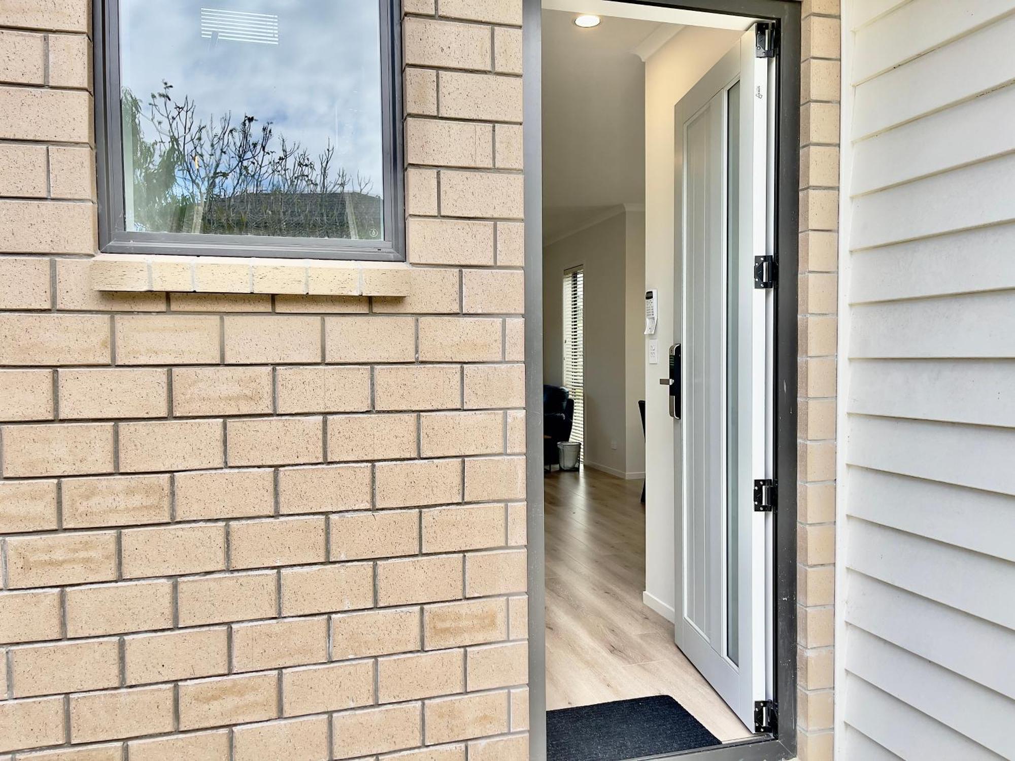 Sky Stars Brand-new Comfortable 3 & 4-bedroom Villa Auckland