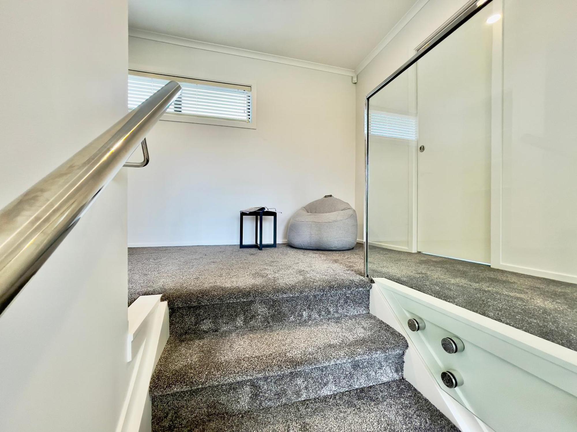 Sky Stars Brand-new Comfortable 3 & 4-bedroom Villa Auckland