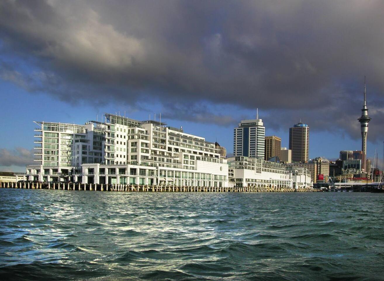 Awsa Waterfront Luxury Apartment *