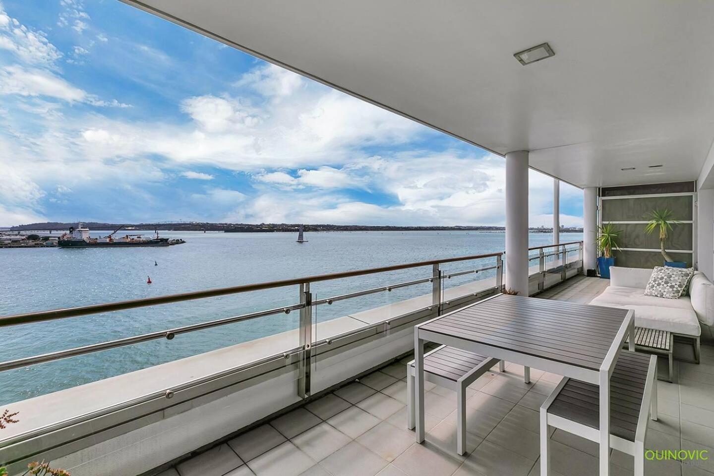 Apartment Awsa Waterfront Luxury Auckland