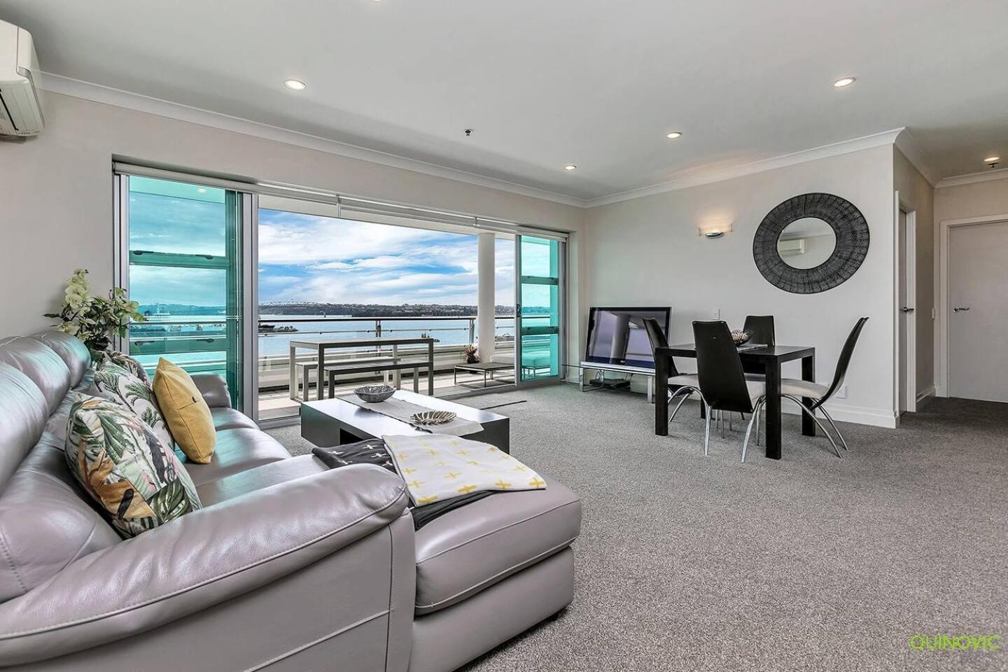 Awsa Waterfront Luxury Apartment