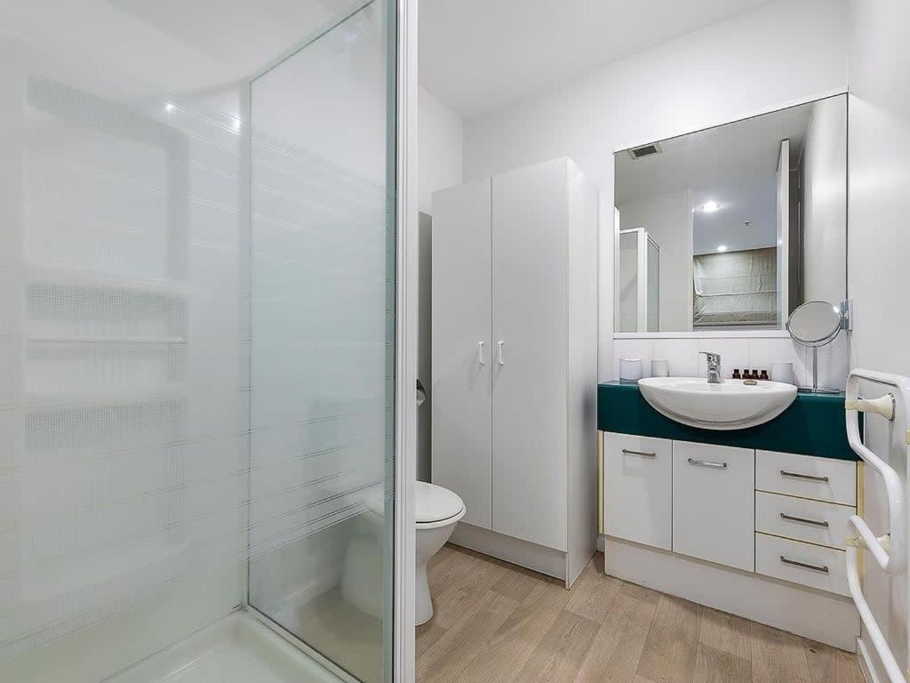 Beautiful Sky Tower View Near K' Road W/ Free Parking Apartment *