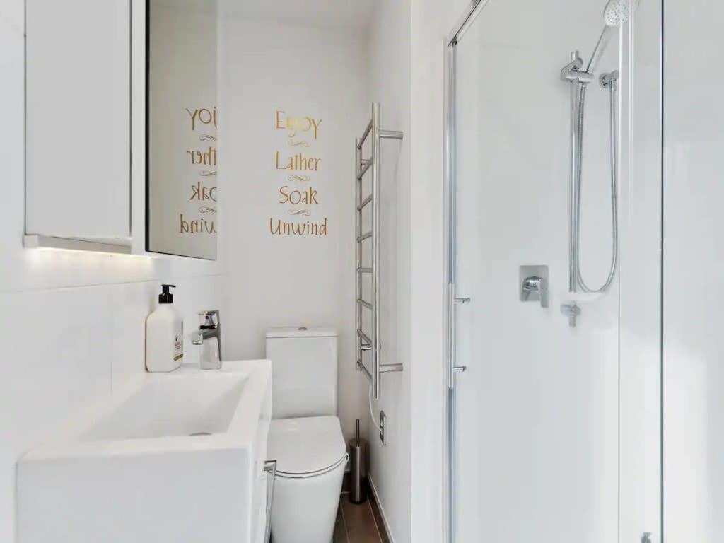 Two Bedroom - Large Balcony Auckland