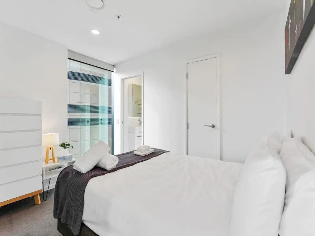 Apartment Two Bedroom - Large Balcony