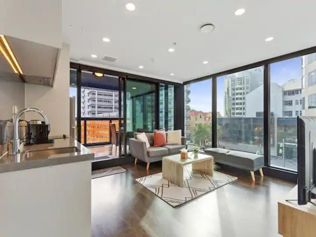 Apartment Two Bedroom - Large Balcony