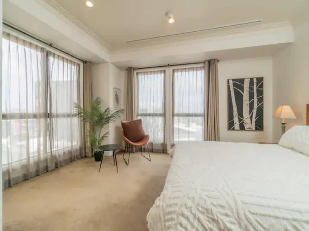 Spacious - Free Parking Gym And Pool Access Auckland